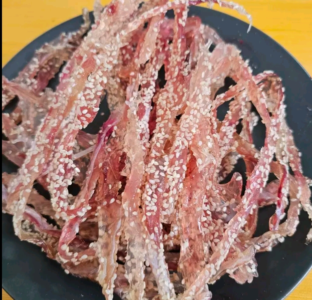 ปลาริวกิวเส้นหวานโรยงา เกรดส่ง ออก ราคาพิเศษ 500กรัม(รับ21,250แต้ม) 
