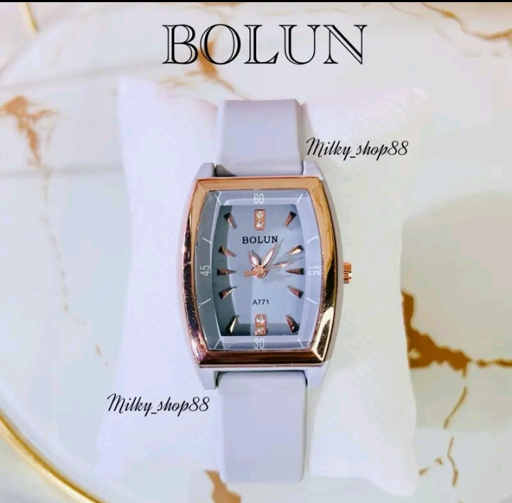 นาฬิกาข้อมือ Bolun รุ่นหน้าทรงถังประดับเพชร4เม็ดสายซิลโคนสีเทา(รับ11200แต้ม)