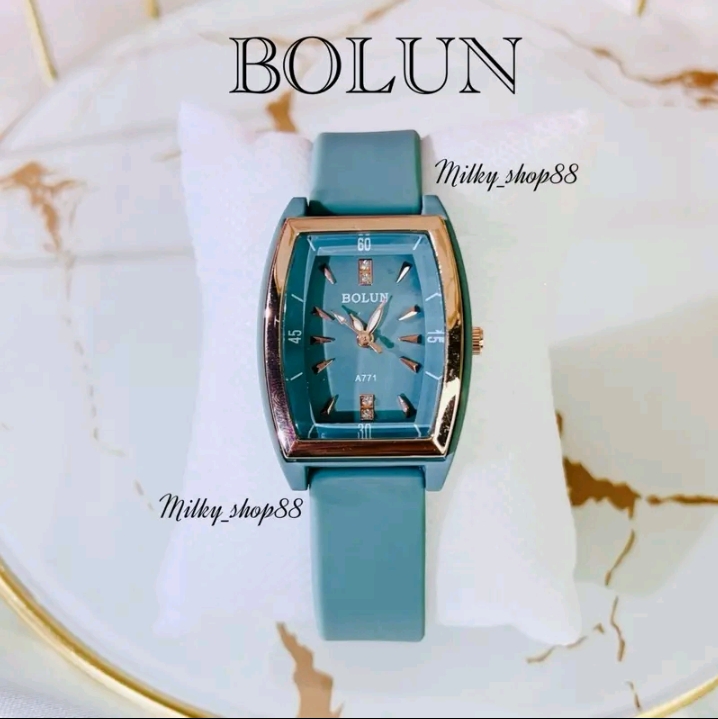 นาฬิกาข้อมือ Bolun รุ่นหน้าทรงถังประดับเพชร4เม็ดสายซิลโคนสีเขียวมิ้น(รับ11200แต้ม)