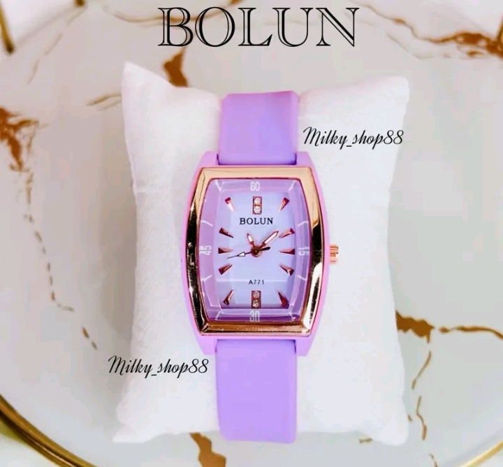 นาฬิกาข้อมือ Bolun รุ่นหน้าทรงถังประดับเพชร4เม็ดสายซิลโคนสีม่วง(รับ11200แต้ม)