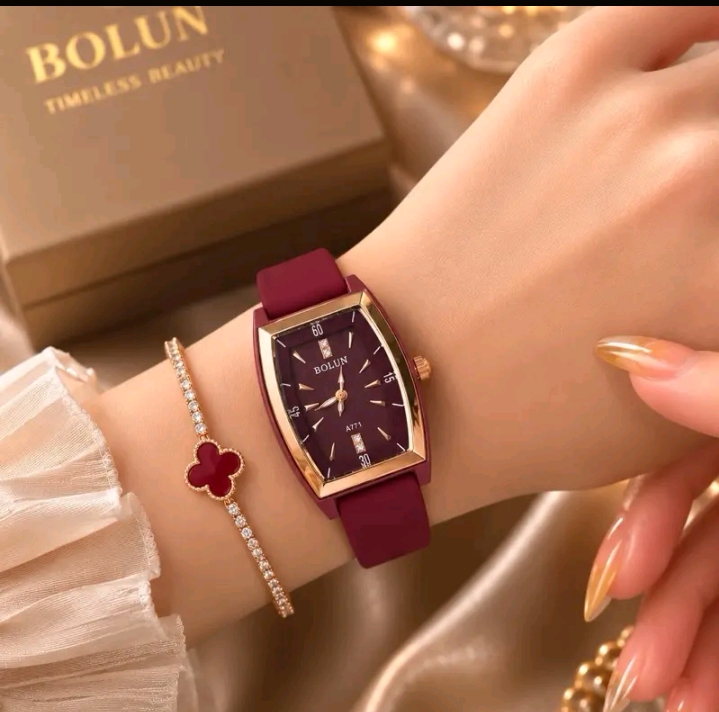 นาฬิกาข้อมือ Bolun รุ่นหน้าทรงถังประดับเพชร4เม็ดสายซิลโคนสีแดง(รับ11200แต้ม)