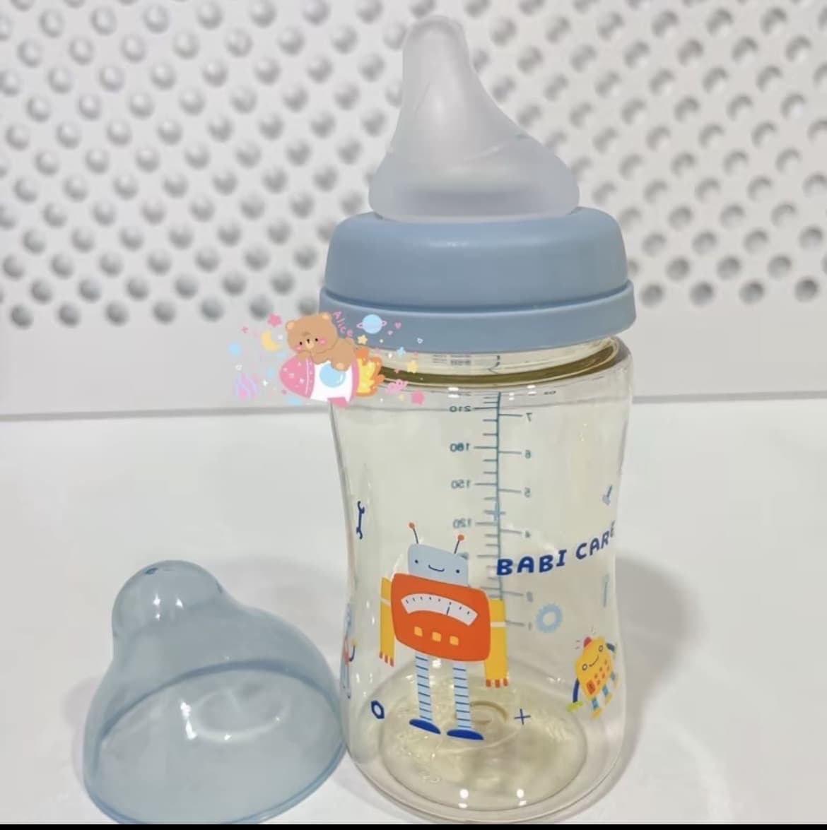 ขวดนมสีชาคอกว้าง จุกเอียงไม่ดูดไม่ไหล8 ออนซ์ สีเทา(รับ10,200แต้ม)