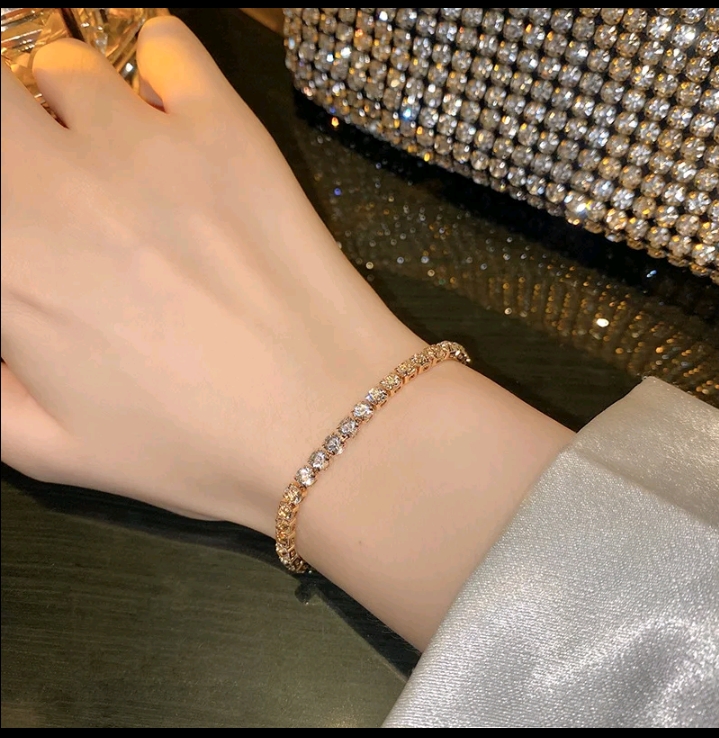 XM jewelry สร้อยข้อมือ สไตล์เกาหลีดีไซน์สวย ดวงดาวท้องฟ้าสำหรับสุภาพสตรี เป็นประกายไม่จางสวมใส่ขณะอาบน้ำได้(รับ9750แต้ม)
