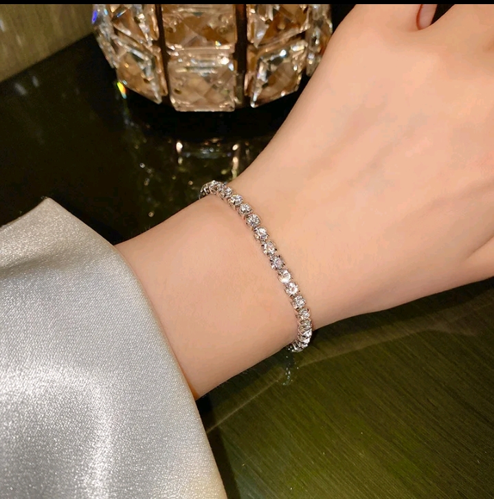 XM jewelry สร้อยข้อมือ สไตล์เกาหลีดีไซน์สวย ดวงดาวท้องฟ้าสำหรับสุภาพสตรี เป็นประกายไม่จางสวมใส่ขณะอาบน้ำได้(รับ9750แต้ม)