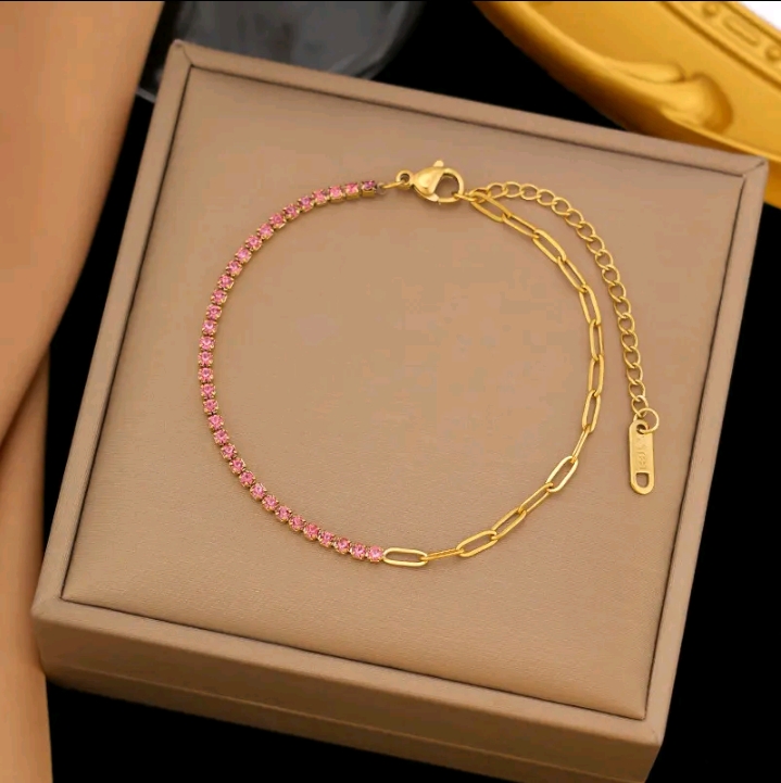 XM jewelry สร้อยข้อมือผู้หญิง เหล็กไทเทเนียมแบบโซ่ต่อสีไม่ซีดจางสีชมพู(รับ10700แต้ม)