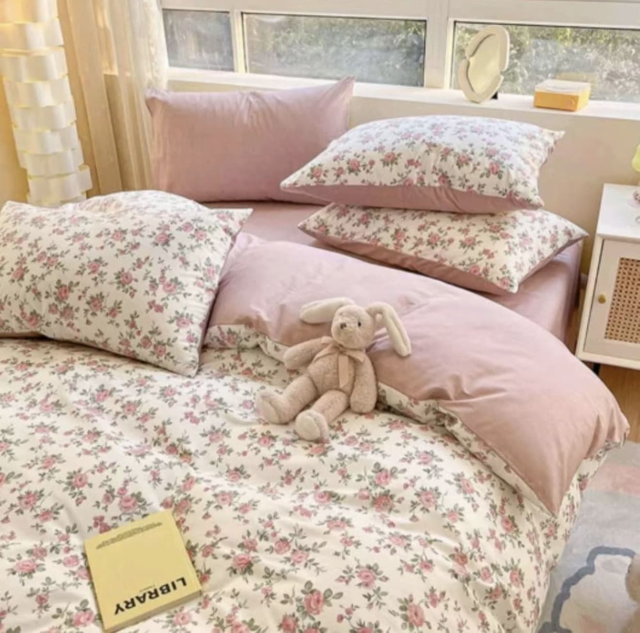 ชุดผ้าปูที่นอน ลายLittle flower พร้อมผ้านวม ครบเซ็ต (รับ 26,200 แต้ม)