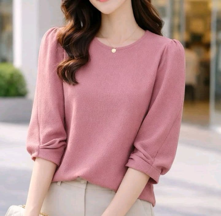 สีชมพูกลีบบัว WW-10**เสื้อแขนสามส่วนปลายแต่งจีบ** (รับ11,200แต้ม)