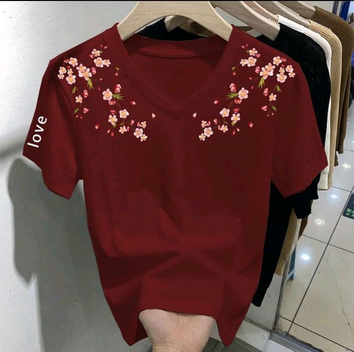 สีไวน์แดง เสื้อยืดผ้าฝ้าย100% สำหรับผู้หญิง แขนสั้นหลวม คอวี ไหล่ปกติ สำหรับสวมใส่ในฤดูร้อน แบบเรียบง่าย ชั้นในพื้น (รับ11,200แต้ม)