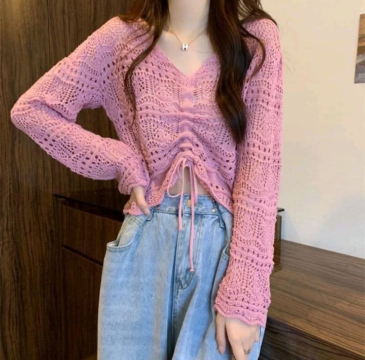 สีชมพู เสื้อคลุมแขนยาวตาข่ายไหมพรม ดีเทลเชือกรูดด้านหน้า ผ้านิ่มใส่สบาย คอวี (รับ11,200แต้ม)