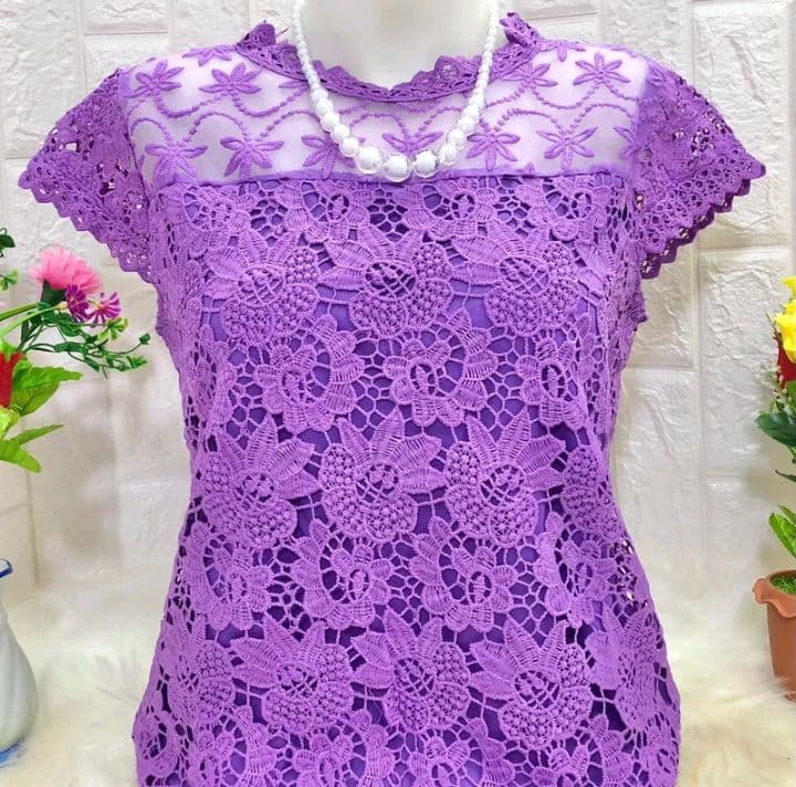 สีม่วง เสื้อลูกไม้แขนเลย ขนาดอก32-40 (รับ14,200แต้ม)
