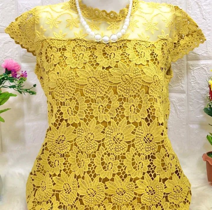 สีเหลือง เสื้อลูกไม้แขนเลย ขนาดอก32-40 (รับ14,200แต้ม)