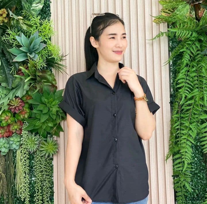 สีดำ สมอลไซส์ อก40 นิ้วs1 เสื้อเชิ้ตผู้หญิงแขนสั้น แขนแต่งเบิ้ล (รับ11,200แต้ม)
