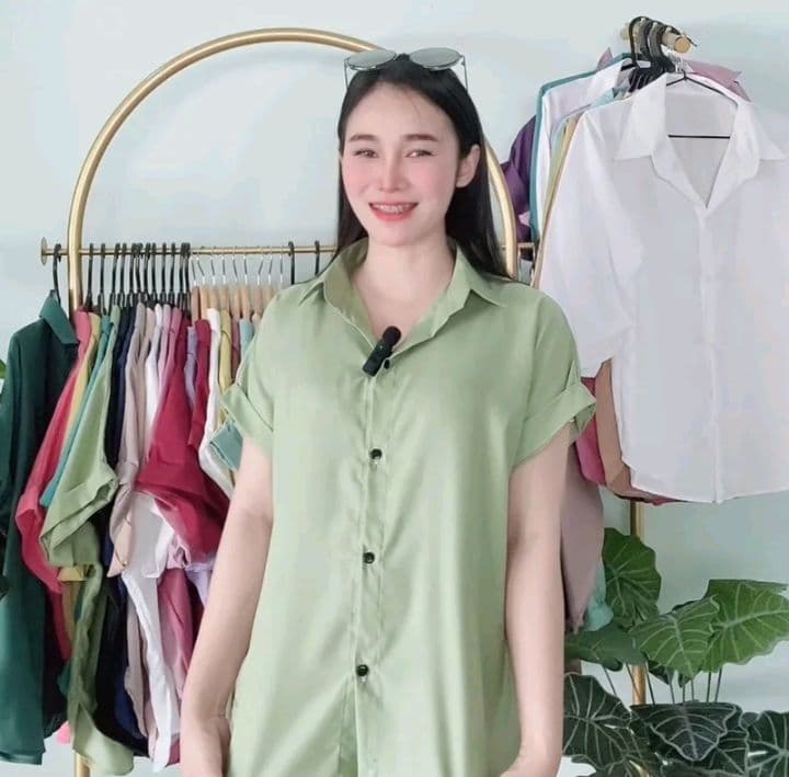 สีชาเขียว ฟรีไซส์ อก44 นิ้วFs เสื้อเชิ้ตผู้หญิงแขนสั้น แขนแต่งเบิ้ล (รับ12,700แต้ม)