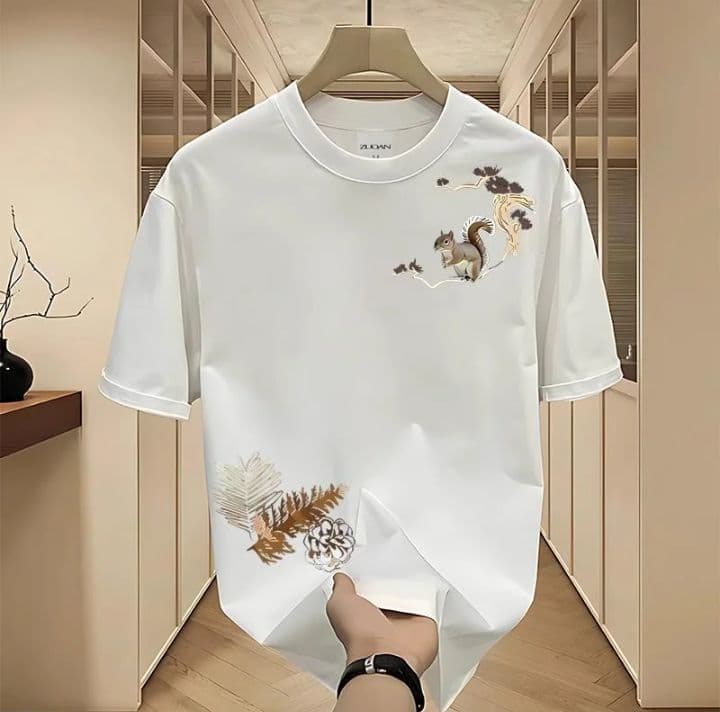 สีขาว เสื้อยืดคอเลคชั่น summerในปี2026 เสื้อผ้าสไตล์วินเทจลายสตรีท (รับ11,200แต้ม)