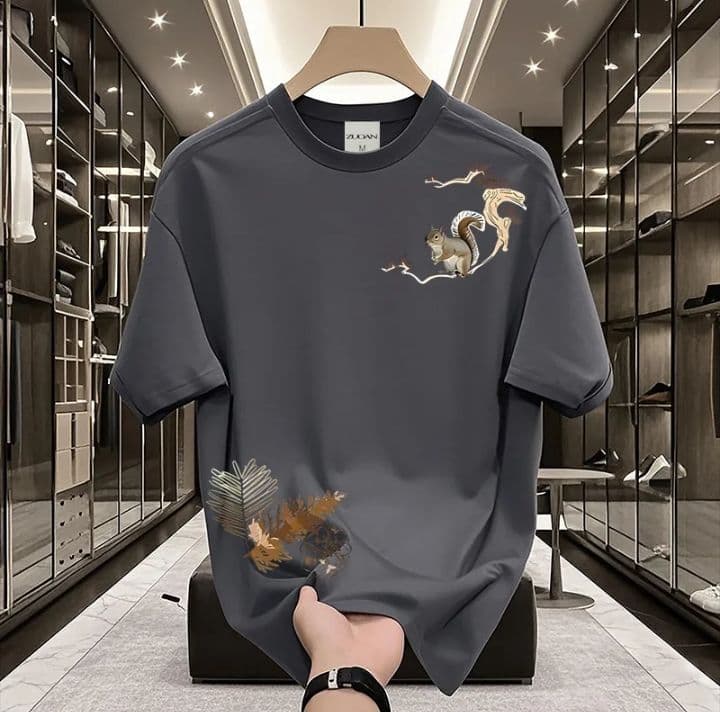สีเทา เสื้อยืดคอเลคชั่น summerในปี2026 เสื้อผ้าสไตล์วินเทจลายสตรีท (รับ11,200แต้ม)