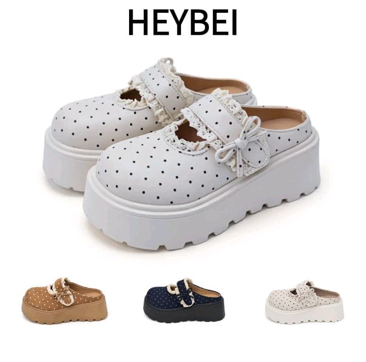 HEYBEI รองเท้าพื้นหนาแบบใหม่สำหรับฤดู ร้อน ลายจุดขอบลูกไม้ พร้อมโบว์ลูกไม้ ดีไซน์ โปร่งระบายอากาศ ทนต่อการสึกหรอและกัน ลื่น เพิ่มความสูง 7.0 ซม. เหมาะสำหรับการแต่ง กายลำลองในชีวิตประจำวันและสไตล์สตรีท ขนาด 35-40.JX001 (รับ29,700แต้ม)