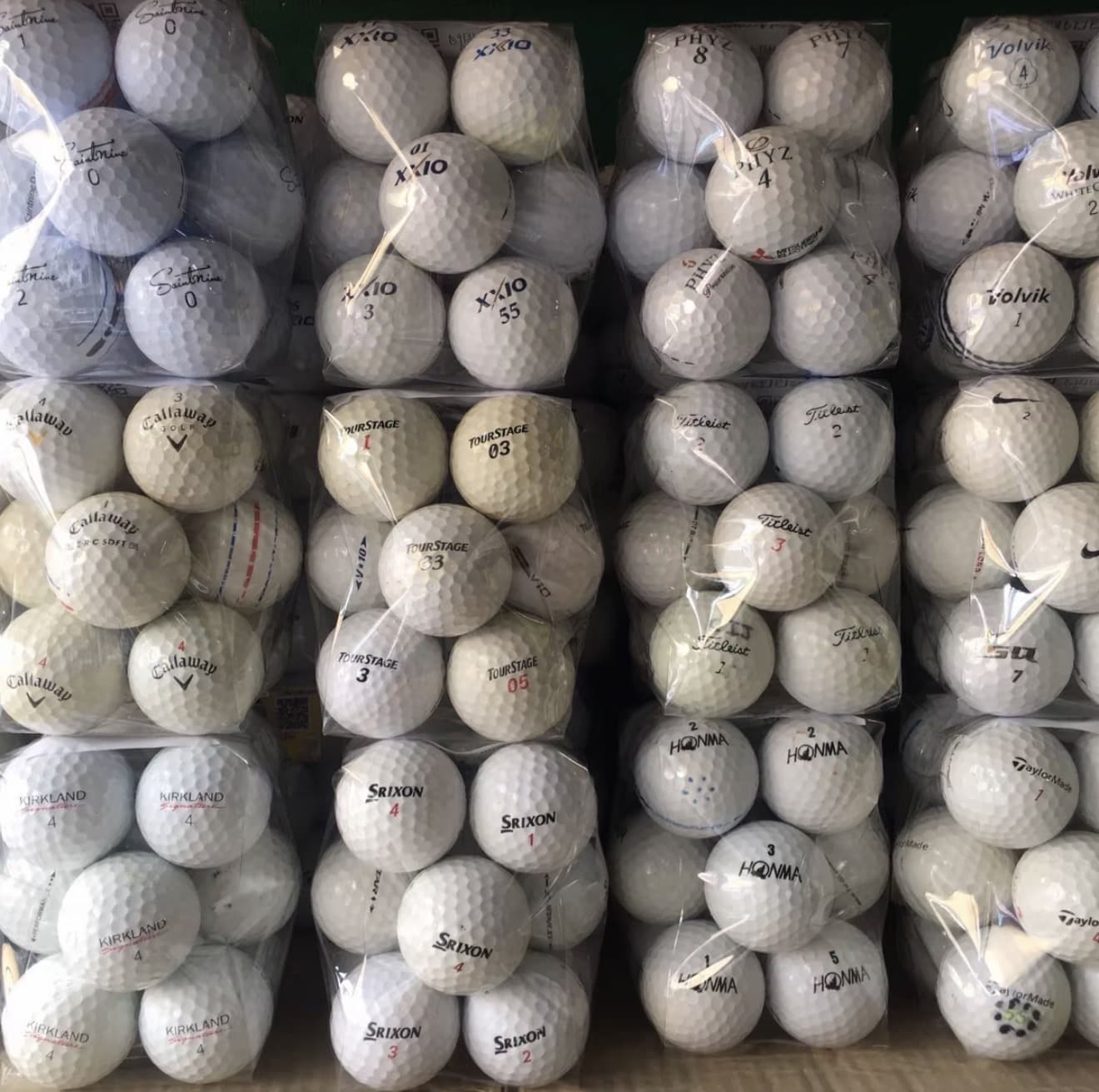 ลูกกอล์ฟ golfball ยี่ห้อเดียว รวมรุ่น แพ็คละ 12 ลูก ลูก ขาว เช่น titlelist bridgestone srixon callaway volvik Honma เป็นต้น (รับ 10,200 แต้ม)