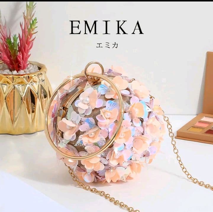 EMIKA กระเป๋าออกแบบใหม่ bloom in your palm-the art of elegance กระเป๋าทรงกลม กระเป๋าดอกไม้สามมิติ สีชมพู แฟชั่น กระเป๋าหรูหราสำหรับผู้หญิง กระเป๋าถือ เข้ากับหลายสไตล์ กระเป๋าน่ารักที่ผู้หญิง หวานๆต้องมี