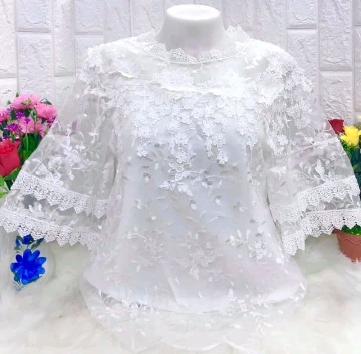 เสื้อลูกไม้ อก36-42 44-48 ผ้านิ่มใส่สบายมีซับในทั้งตัวจ้า ฟรีไซส์ (รับ17,200แต้ม)