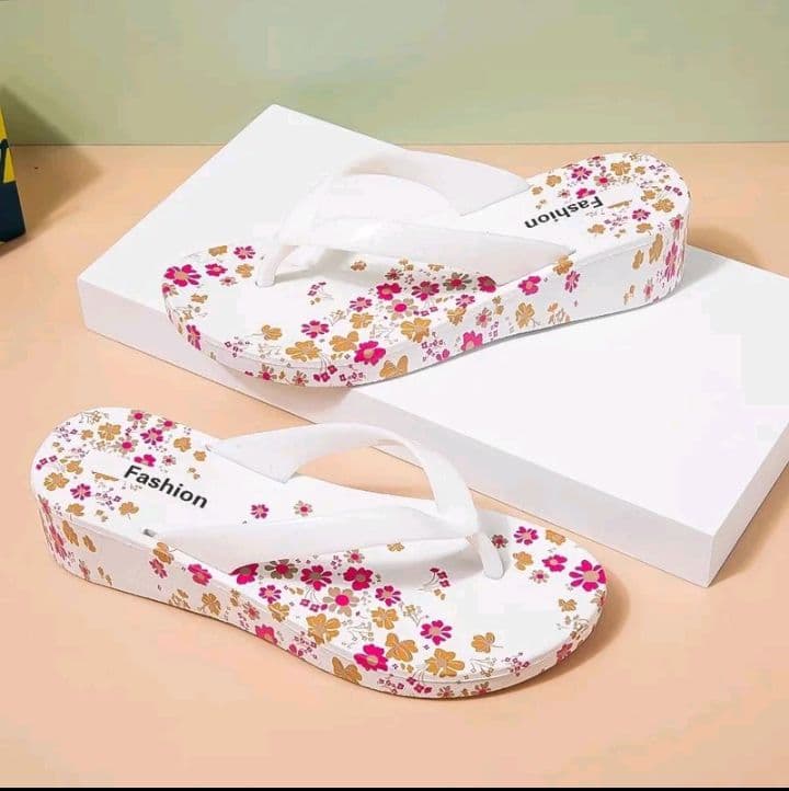 go รองเท้าแตะหูคีบผู้หญิงเผื่อ 2 ไซส์ สีขาว เผื่อส้น 4 ซม. flipflops สไตล์เกาหลี กันลื่นแฟชั่นใส่ข้างนอก พร้อมส่งA-046 (รับ5,700แต้ม)