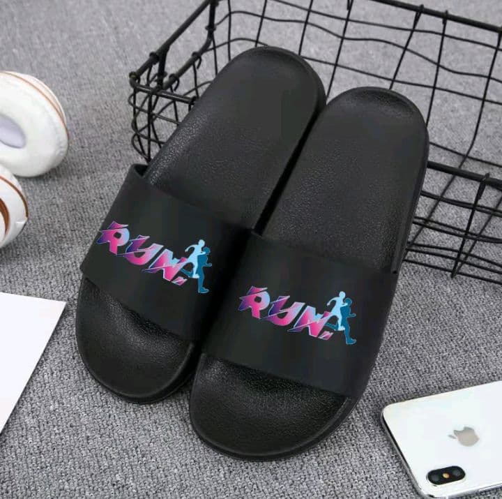 (สีดำ) รองเท้าแตะ unisex รองเท้าแฟชั่นสุดเท่ คุณภาพคุ้มค่า เกินราคาแถมราคา ก็สบายใส่เที่ยวหรือทำงานก็เท่ได้ทุกแนว (รับ7,700แต้ม)