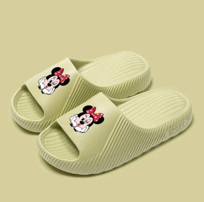 Mickey Mouse มิกกี้เม้าส์ รองเท้าแตะ สีเขียว รองเท้านิ่ม จัดส่งจากกรุงเทพฯ ประเทศไทย EVAนุ่มและทันสมัยรองเท้าแตะ รองเท้าแตะสำหรับผู้ชายและผู้หญิง รองเท้าแตะเด็ก รองเท้าแตะแบบสวม (รับ7,700แต้ม)