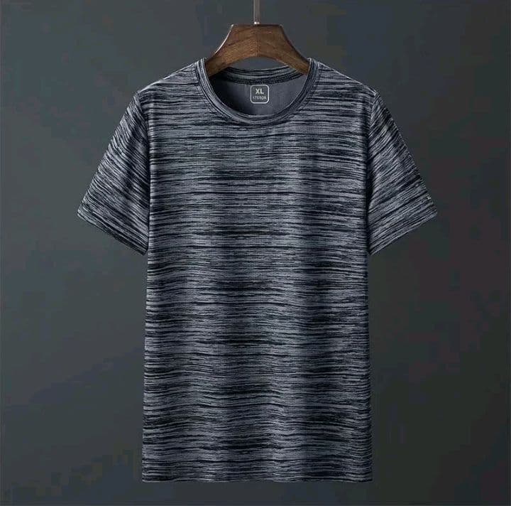 ใหม่ สีเทาอ่อน เสื้อยืดชาย เสื้อยืดแขนสั้น ผ้ายืด ทั้งตัว ใส่สบายไม่ร้อน (รับ9,200แต้ม)
