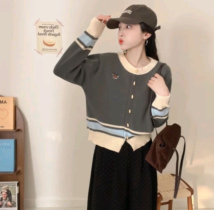 เสื้อแฟชั่นไหมพรม สีเทา แขนยาวปักลายหน้ายิ้ม (อก32-48นิ้ว) เนื้อผ้าไหมพรมผู้หญิง (รับ14,200แต้ม)