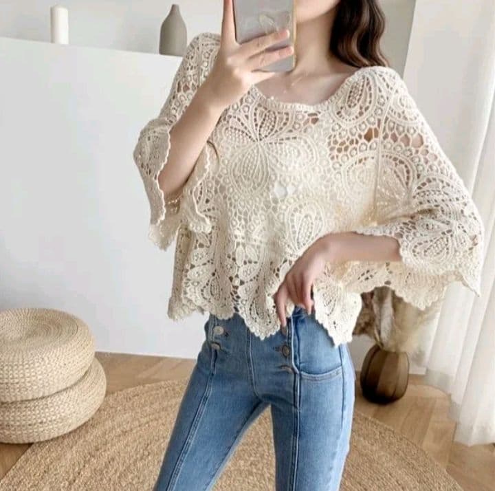 สีครีม Hede เสื้อไหมพรมถักแขนกระดิ่ง ลายถักละเอียด สวยมาก ระบายอากาศได้ดี ผ้านิ่มไม่แข็งกระด้าง (รับ18,700แต้ม)