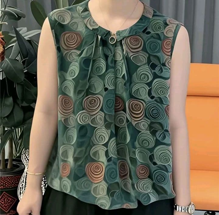 สีเขียว เสื้อแขนกุดพิมพ์ลายแฟชั่นสำหรับคุณแม่ เสื้อสายเดี่ยว สุดฮิตสำหรับฤดูร้อนใหม่ เสื้อยืดลำลอง ใช้งานได้หลากหลาย (รับ16,200แต้ม)
