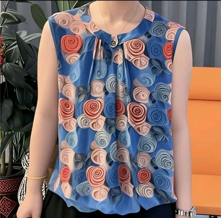 สีน้ำเงิน เสื้อแขนกุดพิมพ์ลายแฟชั่นสำหรับคุณแม่ เสื้อสายเดี่ยว สุดฮิตสำหรับฤดูร้อนใหม่ เสื้อยืดลำลอง ใช้งานได้หลากหลาย (รับ16,200แต้ม)