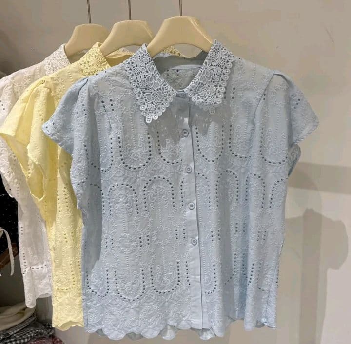 สีฟ้า เสื้อเบลาส์ดีไซน์สวย ระดับไฮเอนด์ สินค้ายุโรป ฤดูร้อน2025มาใหม่ สไตล์เฉพาะ ปกดีไซน์หลวง เรียบหรูอเนกประสงค์ (รับ14,200แต้ม)