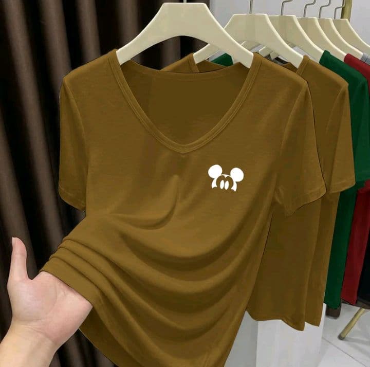 สีเหลือง เสื้อยืดแขนสั้นคอวี ดอปามัน รุ่นใหม่2026 ผู้หญิงฤดูร้อน หรูหรา สง่างาม ไฮโซ ตัดรูปสวย สวมใส่ง่าย (รับ10,700แต้ม)