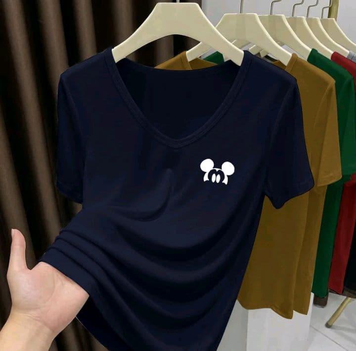 สีน้ำเงินเข้ม เสื้อยืดแขนสั้นคอวี ดอปามัน รุ่นใหม่2026 ผู้หญิงฤดูร้อน หรูหรา สง่างาม ไฮโซ ตัดรูปสวย สวมใส่ง่าย (รับ10,700แต้ม)