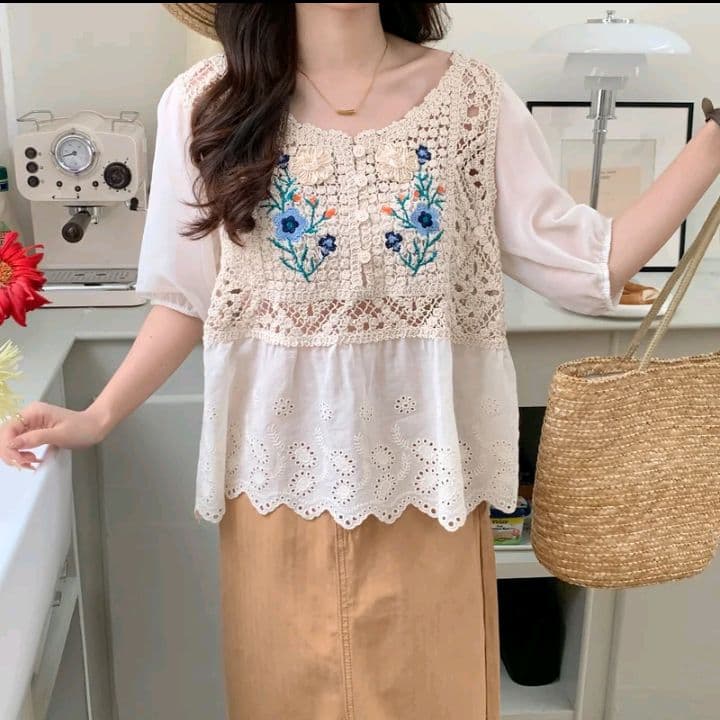 สีครีม _New เสื้อถักแขนตุ๊กตาปักดอกไม้สีฟ้าน้ำตาล แต่งชายระบายลายฉลุ พร้อมส่ง (รับ21,200แต้ม)