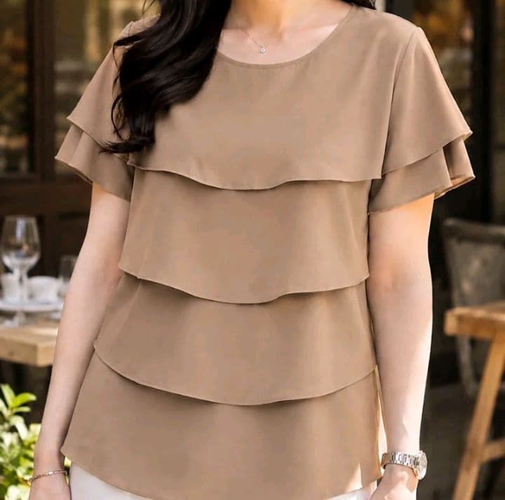 สีน้ำตาล อก42 ยาว25เสื้อไหมอิตาลีชั้นระบายพรางพุง (รับ11,200แต้ม)